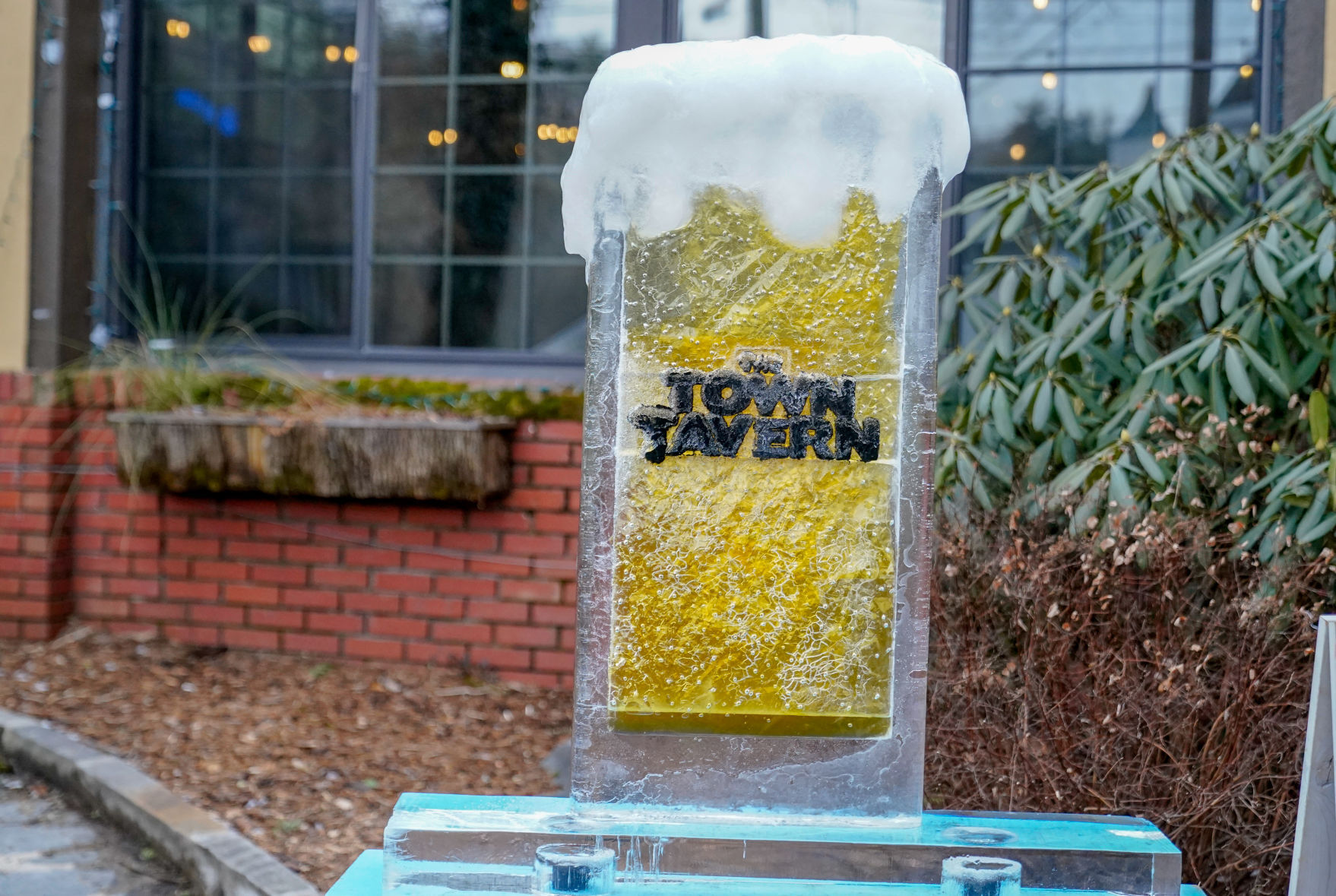 Town Tavern ice sculpture
